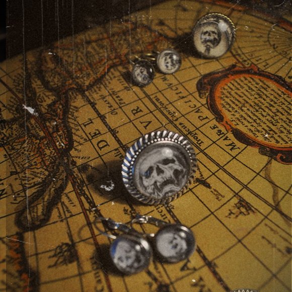 HANDMADE Memento Mori set in silver-tone metal - Picture 5 of 6